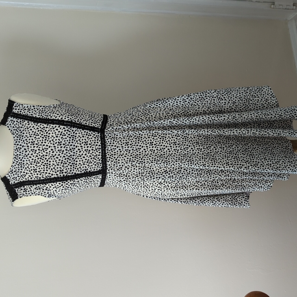 H&M flowy sleeveless dress